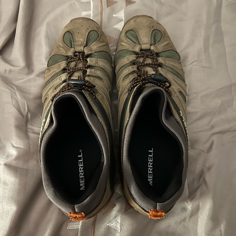 Merrell Chameleons
Size 12
Green/tan